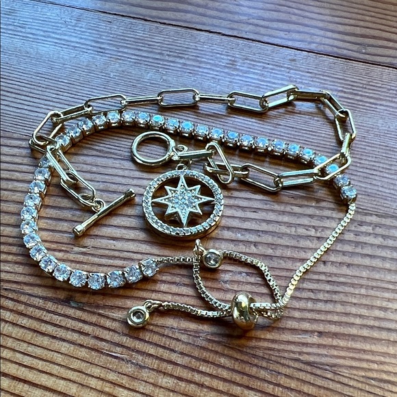 Jewelry - Golden Star Charm Bracelet Set